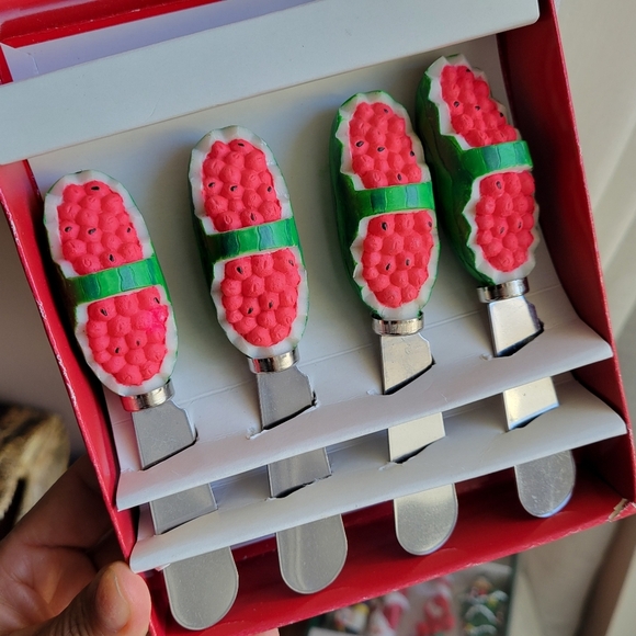 New Open Box Vintage 2 Sets of Butters Spreaders Christmas/Watermelon Resin 90's - Picture 3 of 9